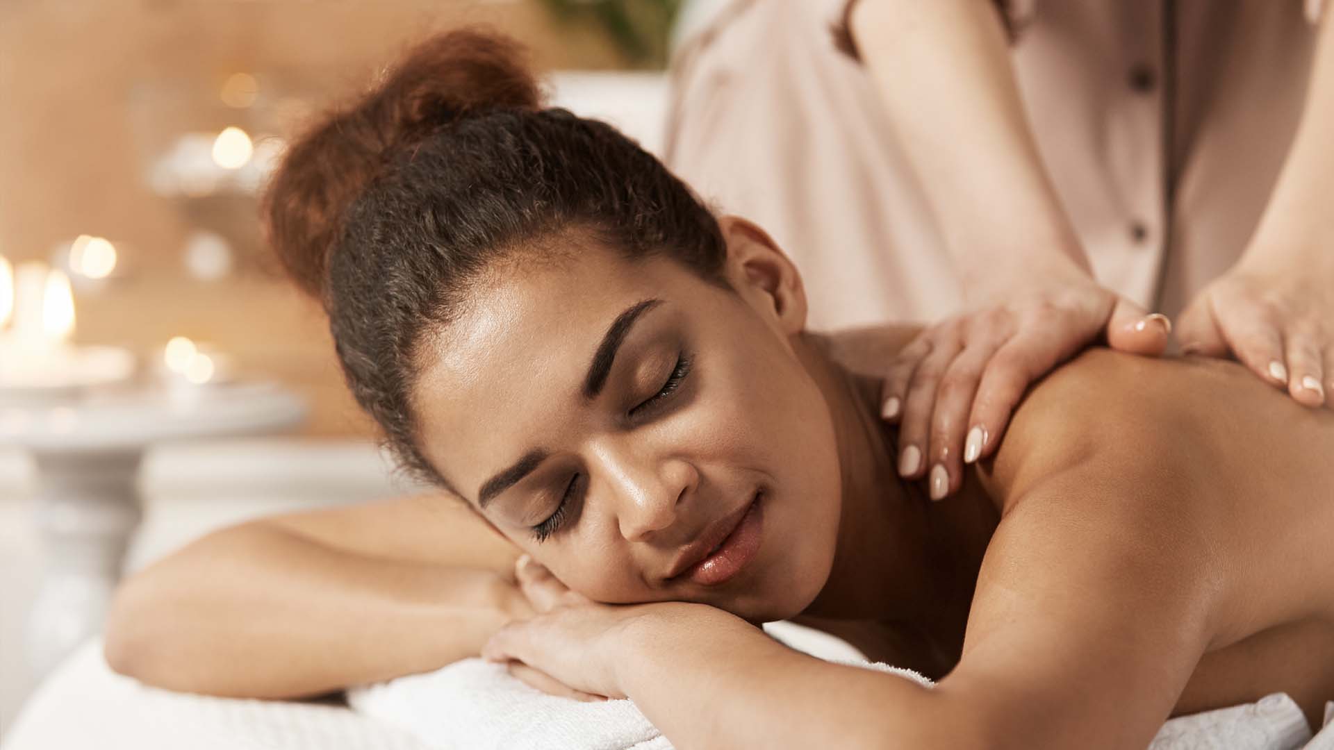femme massage dos